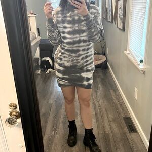 NWT young fabulous and broke gray and white tie dye long sleeve sweater dress